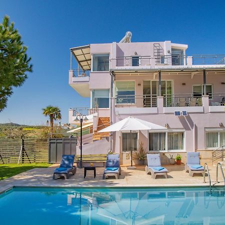 Villa Anatoli Stalós Eksteriør bilde